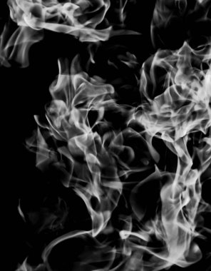 siyah bir arka plan beyaz duman alev