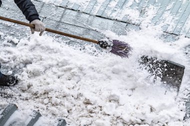 kar kar kaldırma üzerinde süpürge