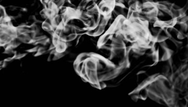 siyah bir arka plan beyaz duman alev