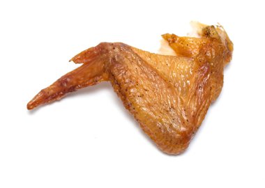 Füme tavuk beyaz zemin üzerine