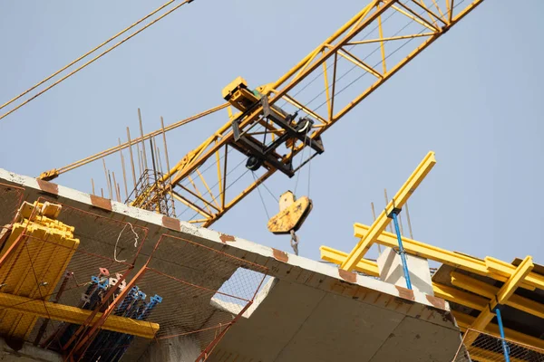 construction of a high-rise monolithic house crane