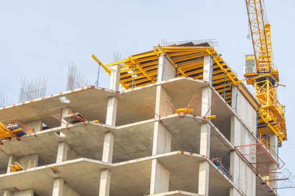 construction of a high-rise monolithic house crane