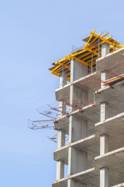 yüksek katlı yekpare ev vinç inşaatı