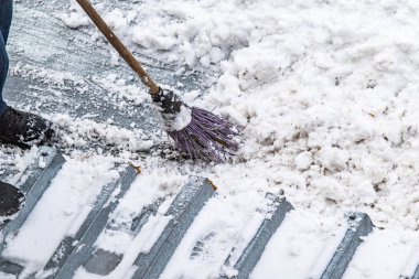 kar kar kaldırma üzerinde süpürge