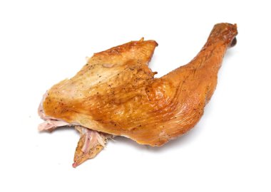 Füme tavuk beyaz zemin üzerine