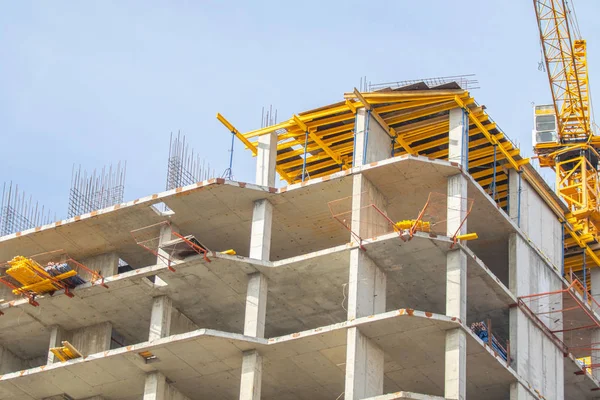 construction of a high-rise monolithic house crane