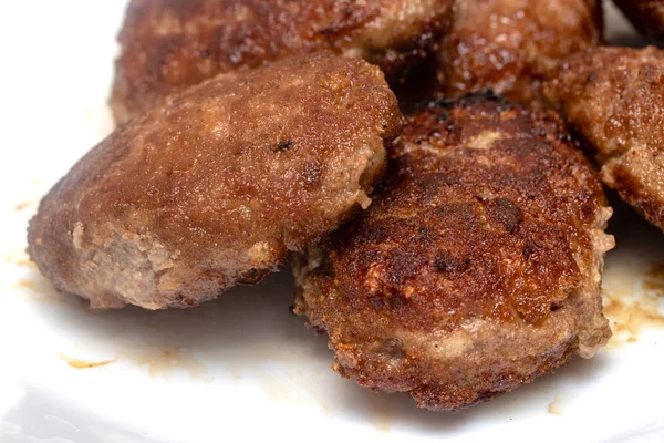 Bakso Goreng Pada Latar Belakang Putih — Stok Foto