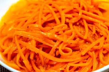 tam kare resmi Kore havuç salatası