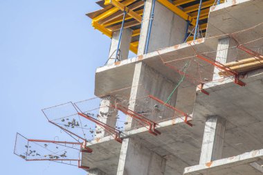 yüksek katlı yekpare ev vinç inşaatı