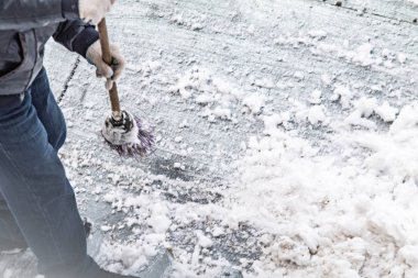 kar kar kaldırma üzerinde süpürge