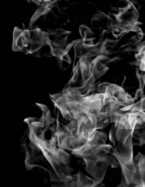 siyah bir arka plan beyaz duman alev