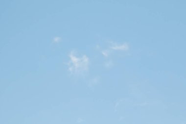 Beyaz bulutlu mavi gökyüzü, doğa arkaplan