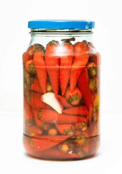 Detailní Pohled Nakládané Chilli Papričky Sklenic Izolované Bílém — Stock fotografie