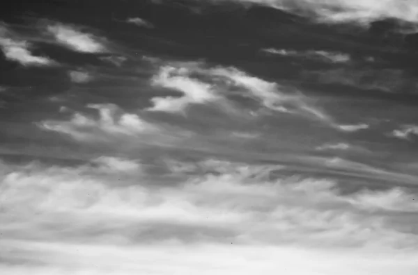 Siyah Arkaplanda Bulutlar — Stok fotoğraf