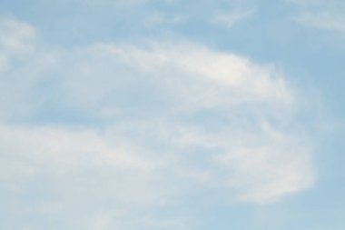 Beyaz bulutlu mavi gökyüzü, doğa arkaplan