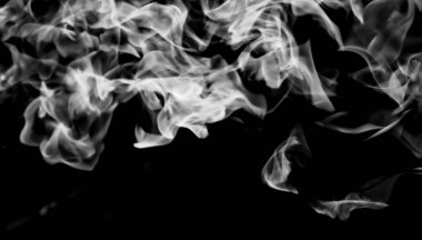 siyah bir arka plan beyaz duman alev