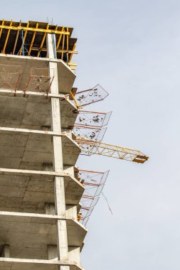 yüksek katlı yekpare ev vinç inşaatı