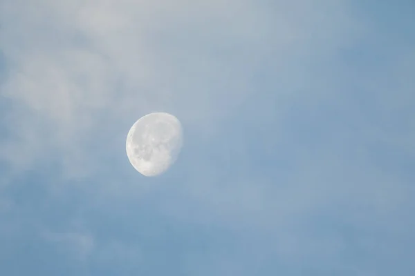 Prachtig Uitzicht Maan Blauwe Hemel — Stockfoto