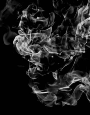 siyah bir arka plan beyaz duman alev