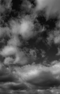 Siyah arkaplanda bulutlar