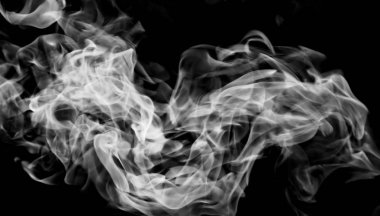 siyah bir arka plan beyaz duman alev