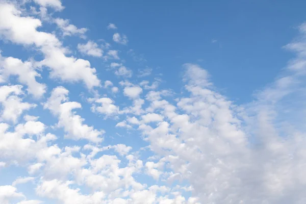 Blå Himmel Med Vita Moln Natur Bakgrund — Stockfoto