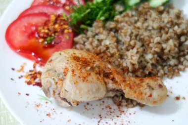 Kahvaltı, Buğday lapası, tavuk, domates salatalık