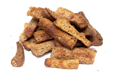 Beyaz arka plan üzerinde kızarmış kraker