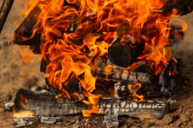 yakacak odun yakın çekim yangın