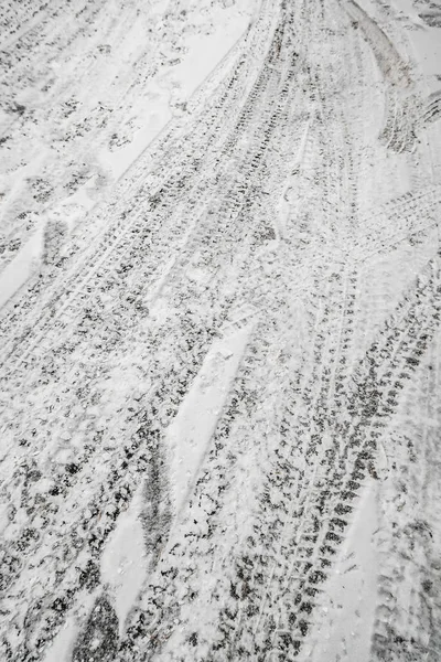 Traços Carros Estrada Gelada Neve — Fotografia de Stock