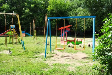 Çocuk Bahçesi ile sallanır park