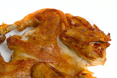 Beyaz arka plan üzerinde izole tavuk kızartma