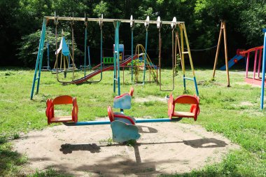 Çocuk Bahçesi ile sallanır park