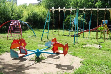 Çocuk Bahçesi ile sallanır park