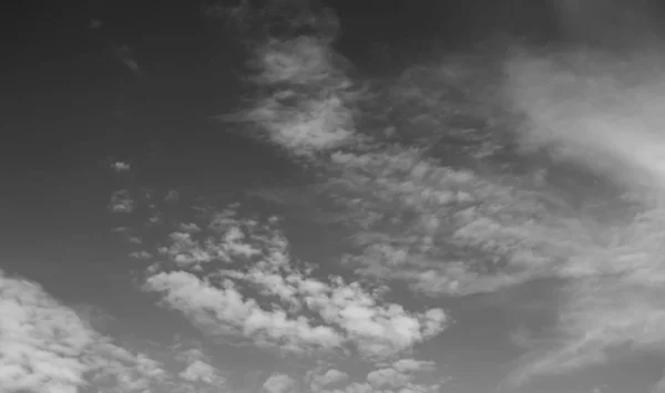 Himmel Schwarze Und Weiße Wolken — Stockfoto