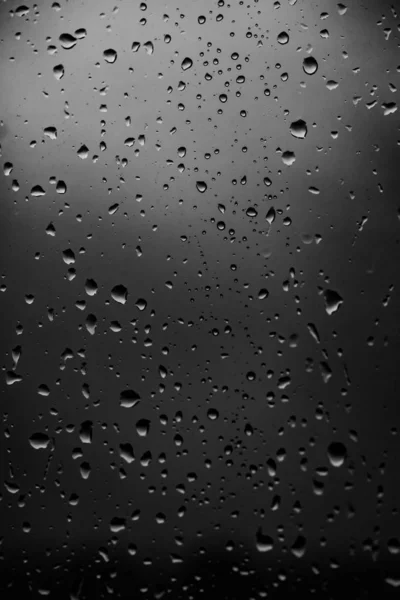 Dešťové Kapky Pozadí Tmavé Sklo — Stock fotografie