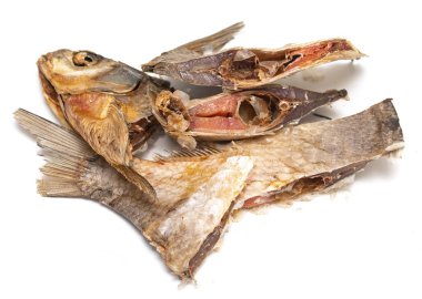 tuzlu balık beyaz zemin üzerine bira için kurutulmuş