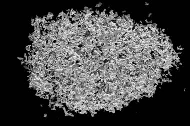 siyah bir zemin üzerine beyaz kül