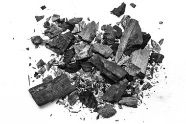 siyah toz toz beyaz arka plan üzerinde kömür