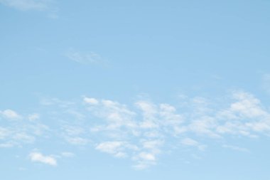 mavi gökyüzü bulutlar doğal görünümünü