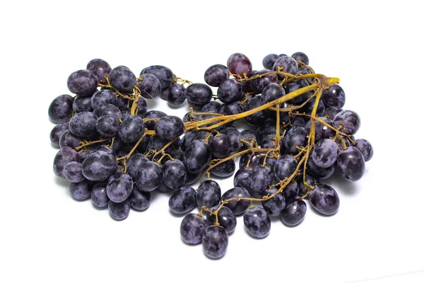 Bando Uvas Escuras Isoladas Sobre Fundo Branco — Fotografia de Stock