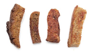 Beyaz arka plan üzerinde kızarmış kraker