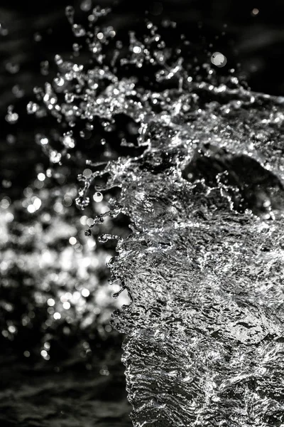 Waterdruppels Lucht Achtergrond Van Een Donker Bokeh — Stockfoto
