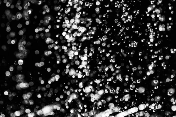 Eau Éclaboussure Dans Obscurité Avec Une Goutte Eau Volant Bokeh — Photo