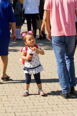 Shymkent, Kazakistan 9 Mayıs 2017: Ölümsüz alayı. Halk festivaller insan. Büyük Vatanseverlik Savaşı 1941-1945, Kızıl Ordu ve Sovyet halkının Zafer Bayramı.