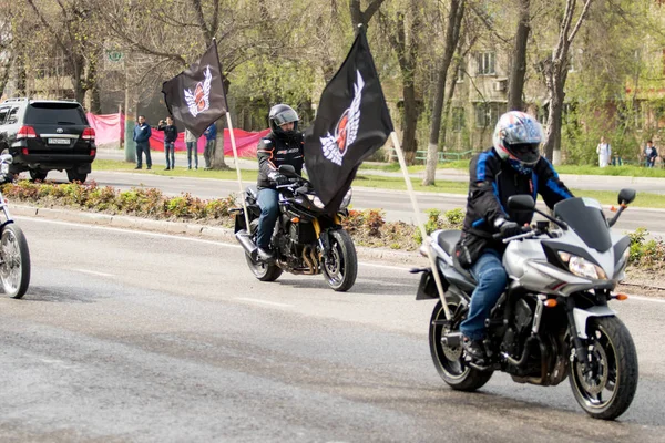 Shymkent, Kazakistan - 15 Şubat 2017: Motosiklet motorcu sezon açılış 15 Mart 2017 yılında Çimkent