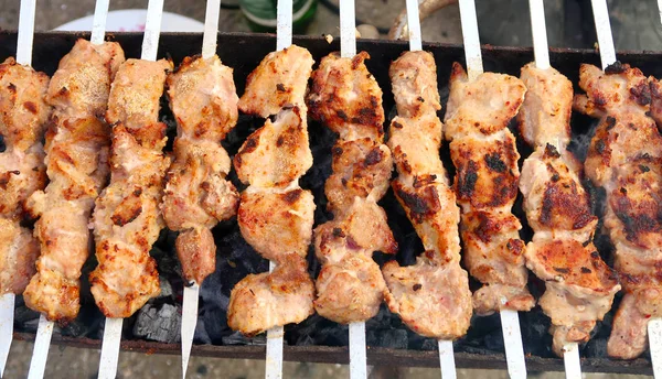 Viande Sur Brochettes Les Brochettes Sont Cuites Charbon Bois — Photo