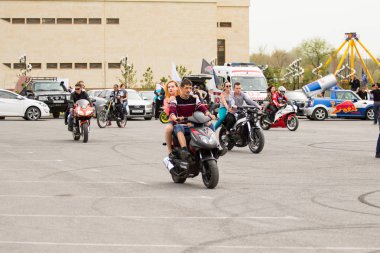 Shymkent, Kazakistan - 15 Şubat 2017: Motosiklet motorcu sezon açılış 15 Mart 2017 yılında Çimkent