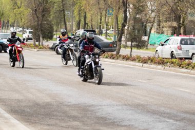 Shymkent, Kazakistan - 15 Şubat 2017: Motosiklet motorcu sezon açılış 15 Mart 2017 yılında Çimkent