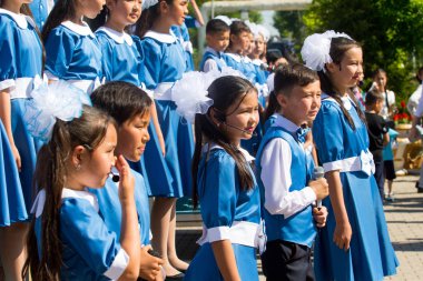 Shymkent, Kazakistan 9 Mayıs 2017: Ölümsüz alayı. Halk festivaller insan. Büyük Vatanseverlik Savaşı 1941-1945, Kızıl Ordu ve Sovyet halkının Zafer Bayramı.
